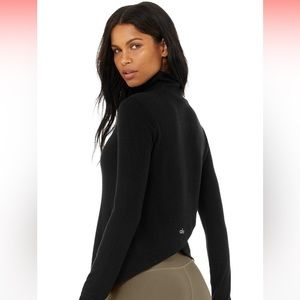 Alo yoga Embrace Long Sleeve